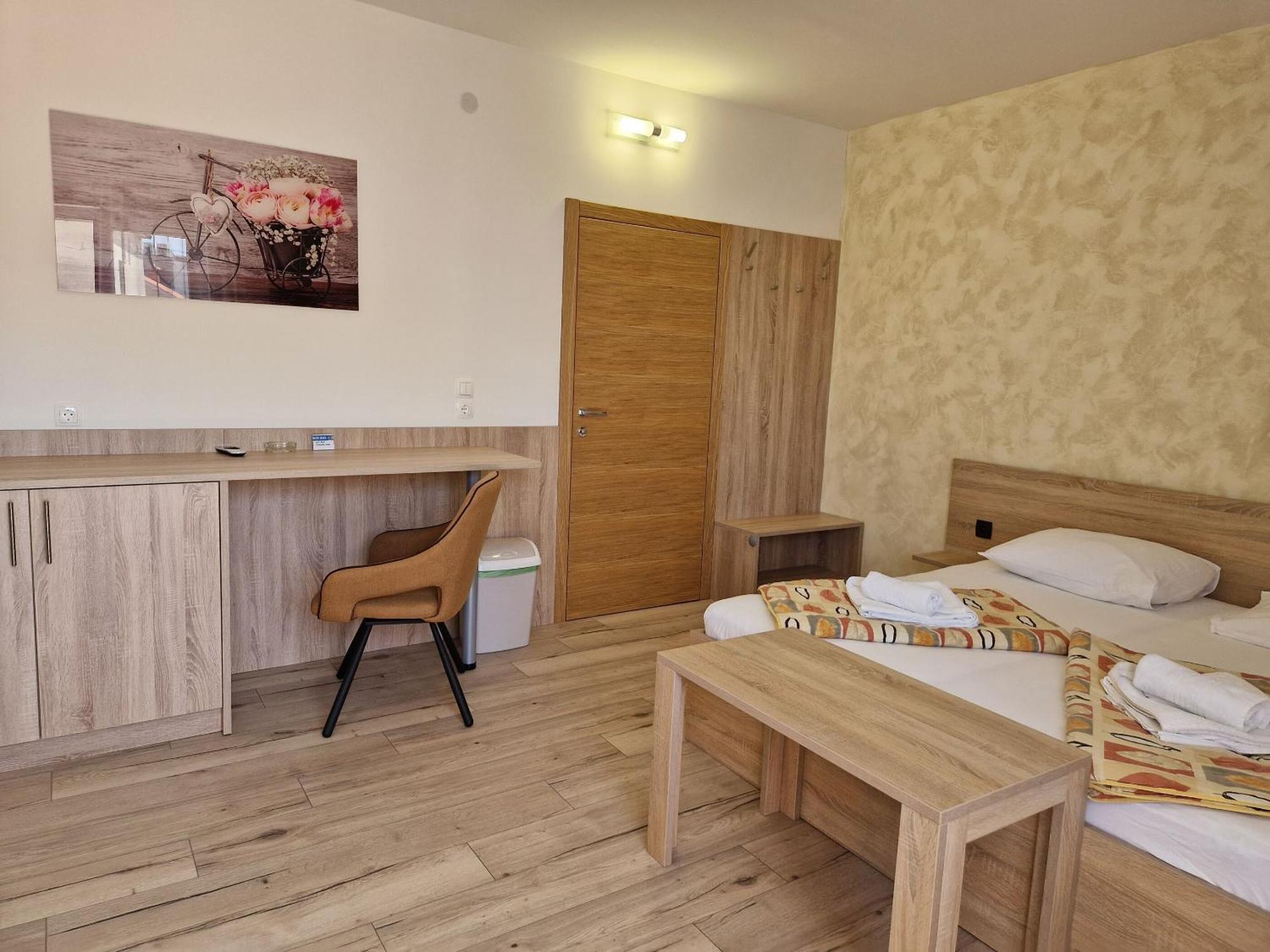 Apartment And Rooms Amenka โนวาลยา ภายนอก รูปภาพ